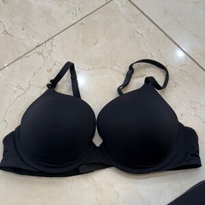 PINK Victoria's Secret Classic Black Bra